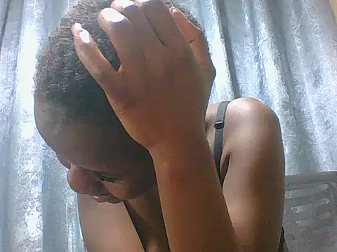 Snapshot of pretty_Blackminaj chatting on August 5, 6:11 pm pretty Blackminaj online show from August 5, 6:11 pm