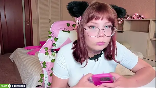 Snapshot of amelia_grant_11 chatting on August 7, 8:49 am amelia grant 11 online show from August 7, 8:49 am