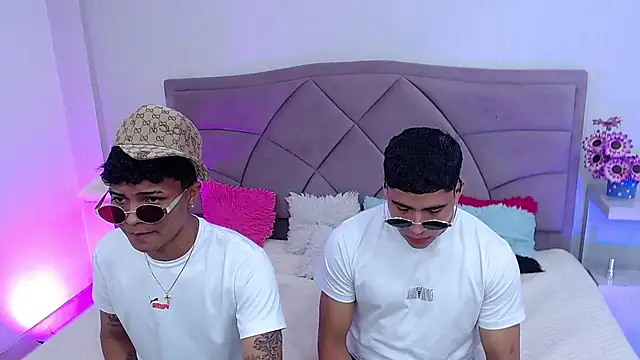 party duo boyss online show from August 6, 8:22 pm