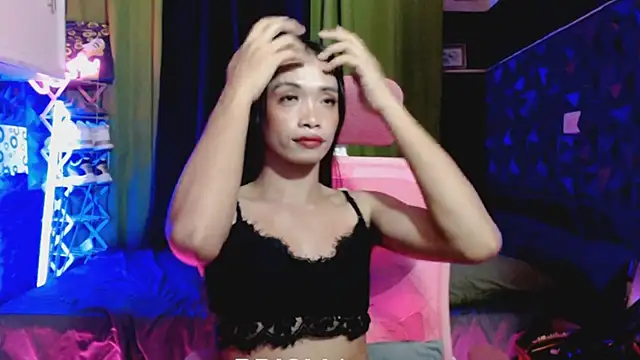 Snapshot of hot_shimerahxxx chatting on August 7, 3:36 pm hot shimerahxxx online show from August 7, 3:36 pm