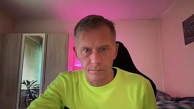 Snapshot of slaveboy2016@xh chatting on October 20, 10:27 am slaveboy2016xh online show from October 20, 10:27 am