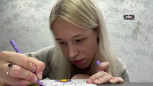 AnnmarieJuett online show from August 8, 2:30 pm