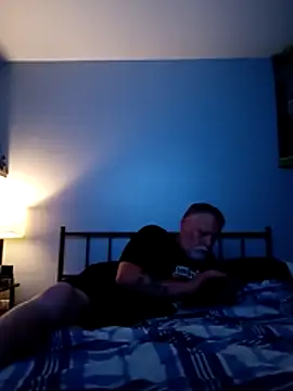 Snapshot of slickdick420000 chatting on August 8, 7:32 am slickdick420000 online show from August 8, 7:32 am