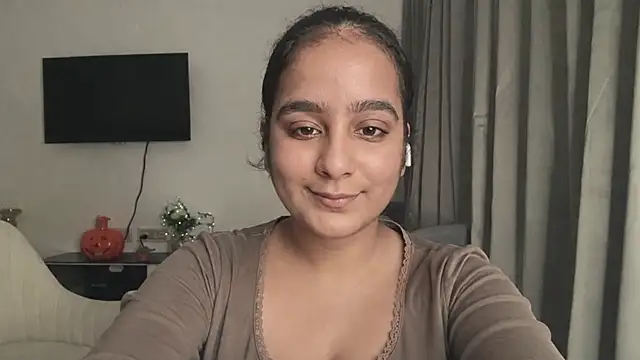 Snapshot of Amishapatel47 chatting on August 9, 5:07 pm Amishapatel47 online show from August 9, 5:07 pm