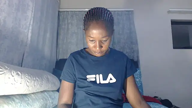 Snapshot of leanna23 chatting on February 8, 12:38 am leanna23 online show from February 8, 12:38 am
