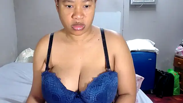 Snapshot of BigAreola26 chatting on June 28, 5:57 am BigAreola26 online show from June 28, 5:57 am