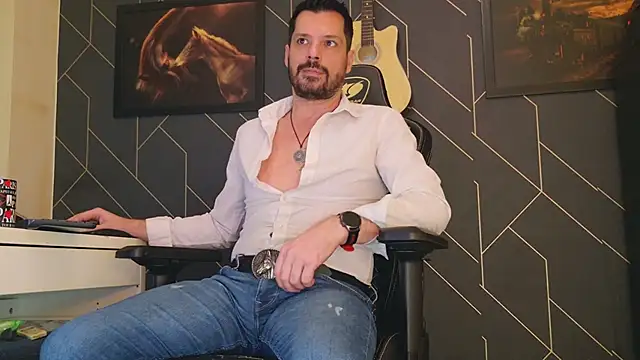 ChrisKox online show from February 3, 12:36 am