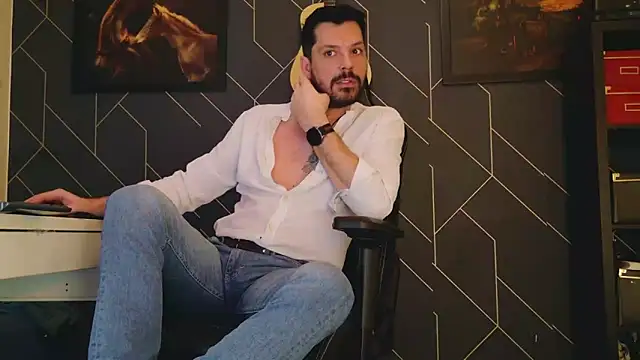 ChrisKox online show from February 7, 10:09 pm