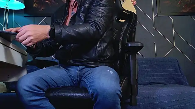 ChrisKox online show from March 3, 4:51 am