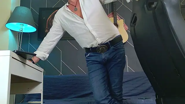 ChrisKox online show from March 9, 11:31 pm