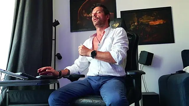ChrisKox online show from July 6, 4:09 pm