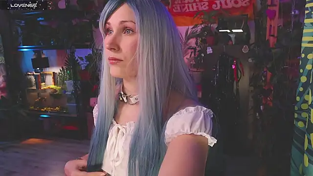 Dead Butterfly online show from December 22, 3:58 am