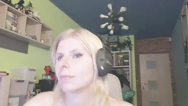 Snapshot of karmija chatting on June 2, 10:01 pm karmija online show from June 2, 10:01 pm