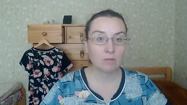 Snapshot of Smart_Rose chatting on November 1, 11:01 am Smart Rose online show from November 1, 11:01 am