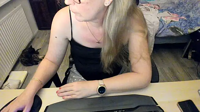 Snapshot of minoesje37 chatting on December 29, 8:26 pm minoesje37 online show from December 29, 8:26 pm