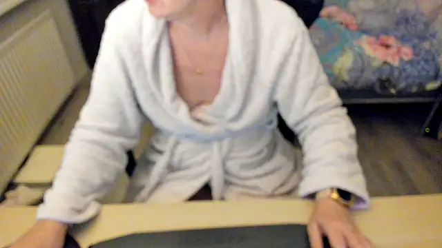 Snapshot of minoesje37 chatting on January 20, 8:29 pm minoesje37 online show from January 20, 8:29 pm