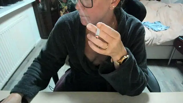 Snapshot of minoesje37 chatting on October 30, 8:31 pm minoesje37 online show from October 30, 8:31 pm