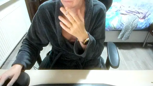 Snapshot of minoesje37 chatting on November 18, 8:35 pm minoesje37 online show from November 18, 8:35 pm