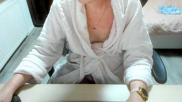 Snapshot of minoesje37 chatting on December 13, 9:09 pm minoesje37 online show from December 13, 9:09 pm