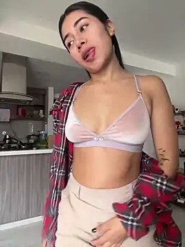 Snapshot of aimi_art1 chatting on February 4, 3:15 pm aimi art1 online show from February 4, 3:15 pm