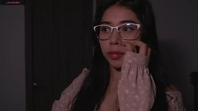 Snapshot of aimi_art1 chatting on March 9, 2:18 am aimi art1 online show from March 9, 2:18 am