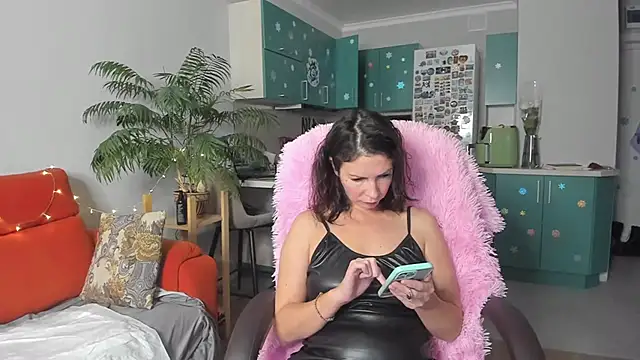 Snapshot of ChristinaGlory chatting on December 30, 7:37 am ChristinaGlory online show from December 30, 7:37 am