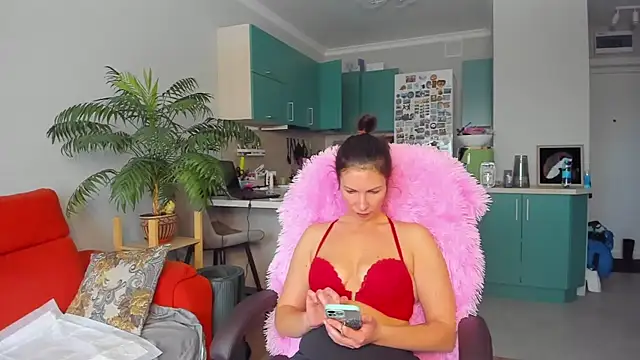 Snapshot of ChristinaGlory chatting on February 10, 9:58 am ChristinaGlory online show from February 10, 9:58 am