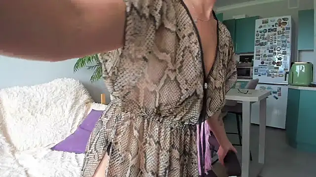 ChristinaGlory online show from June 21, 6:49 am