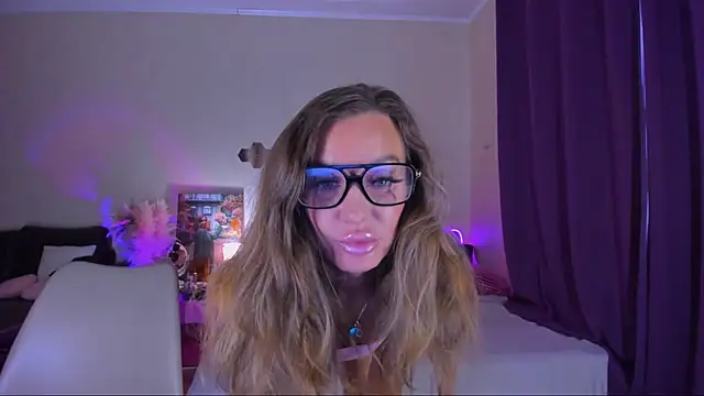 EmmaAbramson online show from July 21, 8:38 am