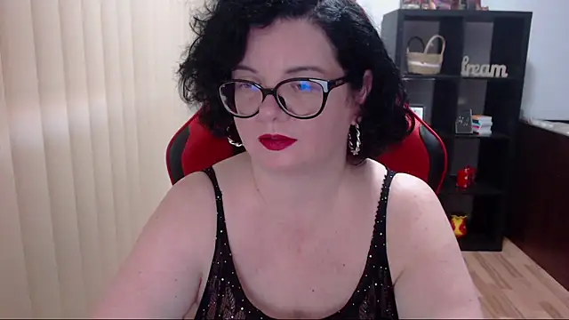 Snapshot of MissTroublle chatting on December 13, 11:13 am MissTroublle online show from December 13, 11:13 am