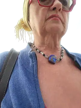 MucMilf59 online show from April 30, 6:36 pm