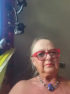 Snapshot of MucMilf59 chatting on July 19, 8:07 am MucMilf59 online show from July 19, 8:07 am