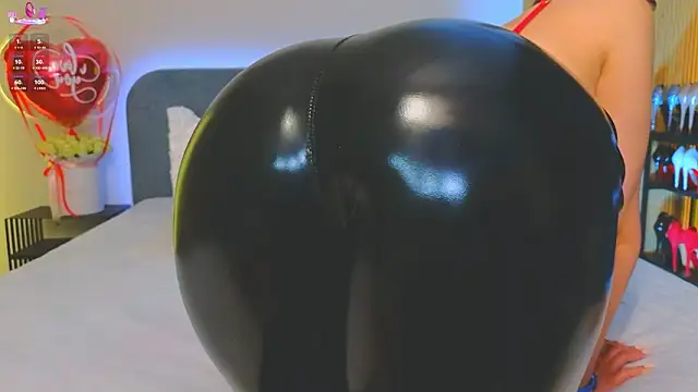 Snapshot of Kira_from_UA chatting on February 13, 6:15 pm Kira from UA online show from February 13, 6:15 pm