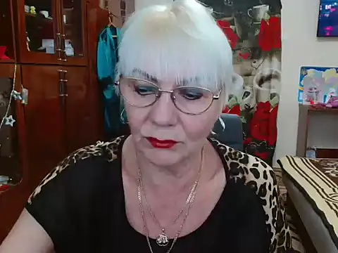 Snapshot of JenaCheim chatting on December 20, 7:01 am JenaCheim online show from December 20, 7:01 am