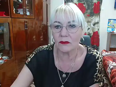 Snapshot of JenaCheim chatting on February 5, 6:35 am JenaCheim online show from February 5, 6:35 am