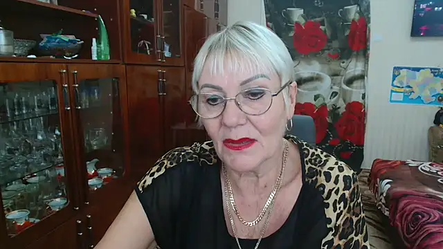 Snapshot of JenaCheim chatting on November 11, 8:25 am JenaCheim online show from November 11, 8:25 am