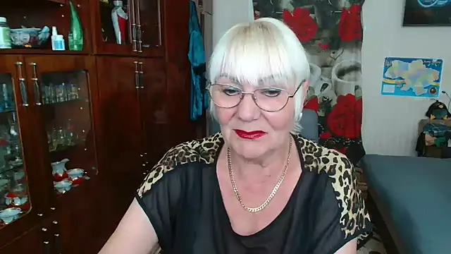 JenaCheim online show from June 19, 5:45 am