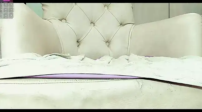 Snapshot of khloeHermaprodit3 chatting on January 5, 11:01 pm khloeHermaprodit3 online show from January 5, 11:01 pm