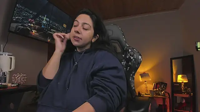 coraline latin online show from February 16, 10:32 pm