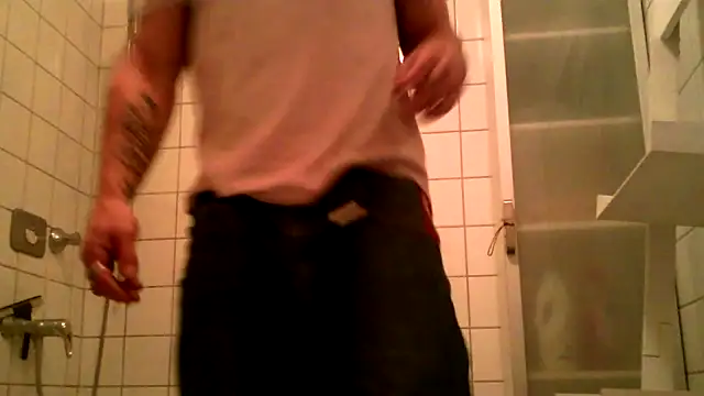 AthleticWomenizer2 online show from November 16, 10:59 pm