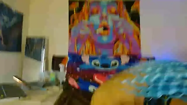 Snapshot of EnticingAaliyah chatting on July 3, 2:12 pm EnticingAaliyah online show from July 3, 2:12 pm