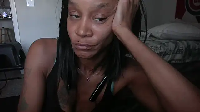 Snapshot of EnticingAaliyah chatting on July 25, 1:41 pm EnticingAaliyah online show from July 25, 1:41 pm