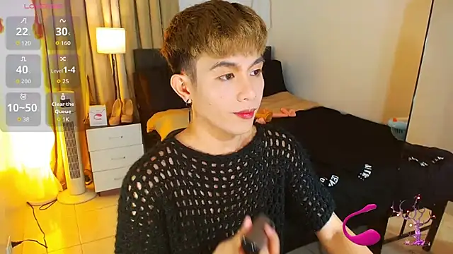 WildestTwink online show from July 21, 1:35 pm