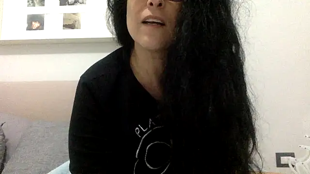 crudeliafrancy online show from March 9, 5:28 pm