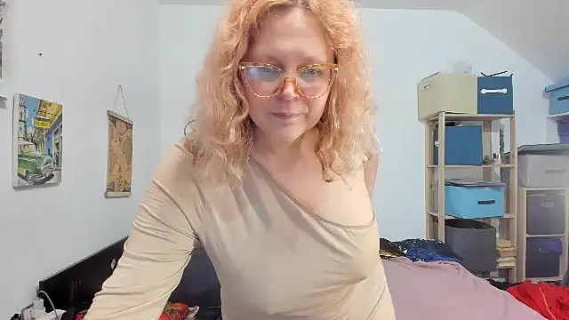 Snapshot of switchlorenx chatting on December 11, 3:56 am switchlorenx online show from December 11, 3:56 am