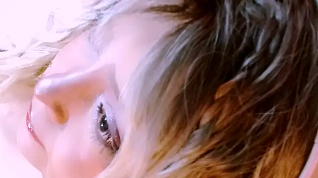 Honey Lucy1 online show from March 6, 11:45 pm