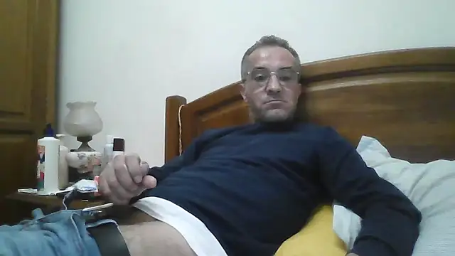 Snapshot of CarlosRocha73 chatting on May 16, 10:52 pm CarlosRocha73 online show from May 16, 10:52 pm