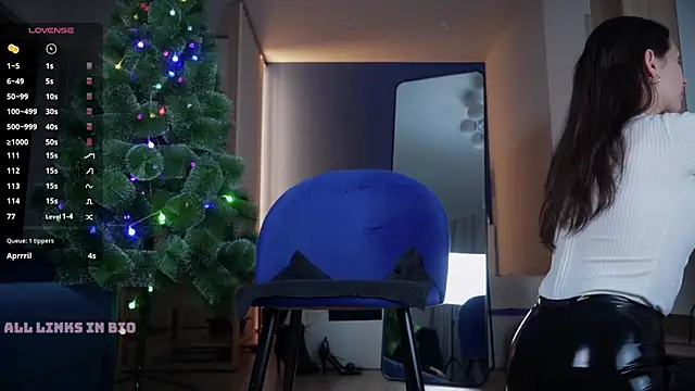 Snapshot of LAUREL_HAZEL chatting on January 25, 7:18 pm LAUREL HAZEL online show from January 25, 7:18 pm