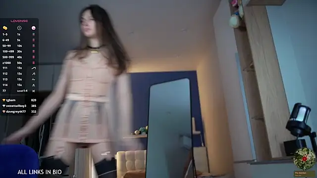 Snapshot of LAUREL_HAZEL chatting on February 3, 10:00 pm LAUREL HAZEL online show from February 3, 10:00 pm