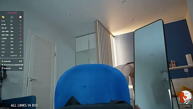 Snapshot of LAUREL_HAZEL chatting on February 21, 1:33 am LAUREL HAZEL online show from February 21, 1:33 am